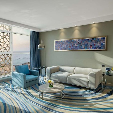 Radisson Blu Hotel, Jeddah Corniche Εξωτερικό φωτογραφία A living room at the Jumeirah Atlantis