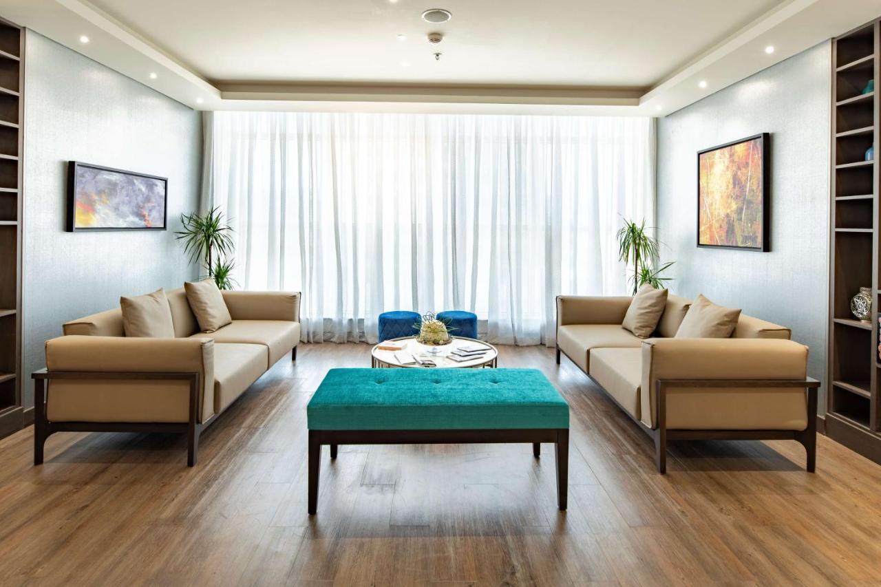 Radisson Blu Hotel, Jeddah Corniche Εξωτερικό φωτογραφία A living room