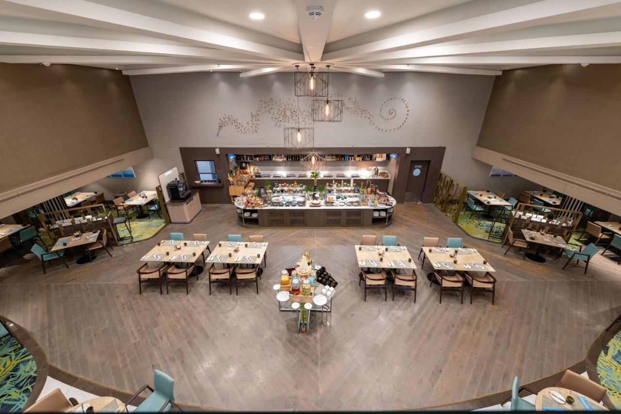 Radisson Blu Hotel, Jeddah Corniche Εξωτερικό φωτογραφία The restaurant