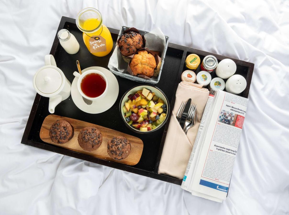 Radisson Blu Hotel, Jeddah Corniche Εξωτερικό φωτογραφία Room service tray