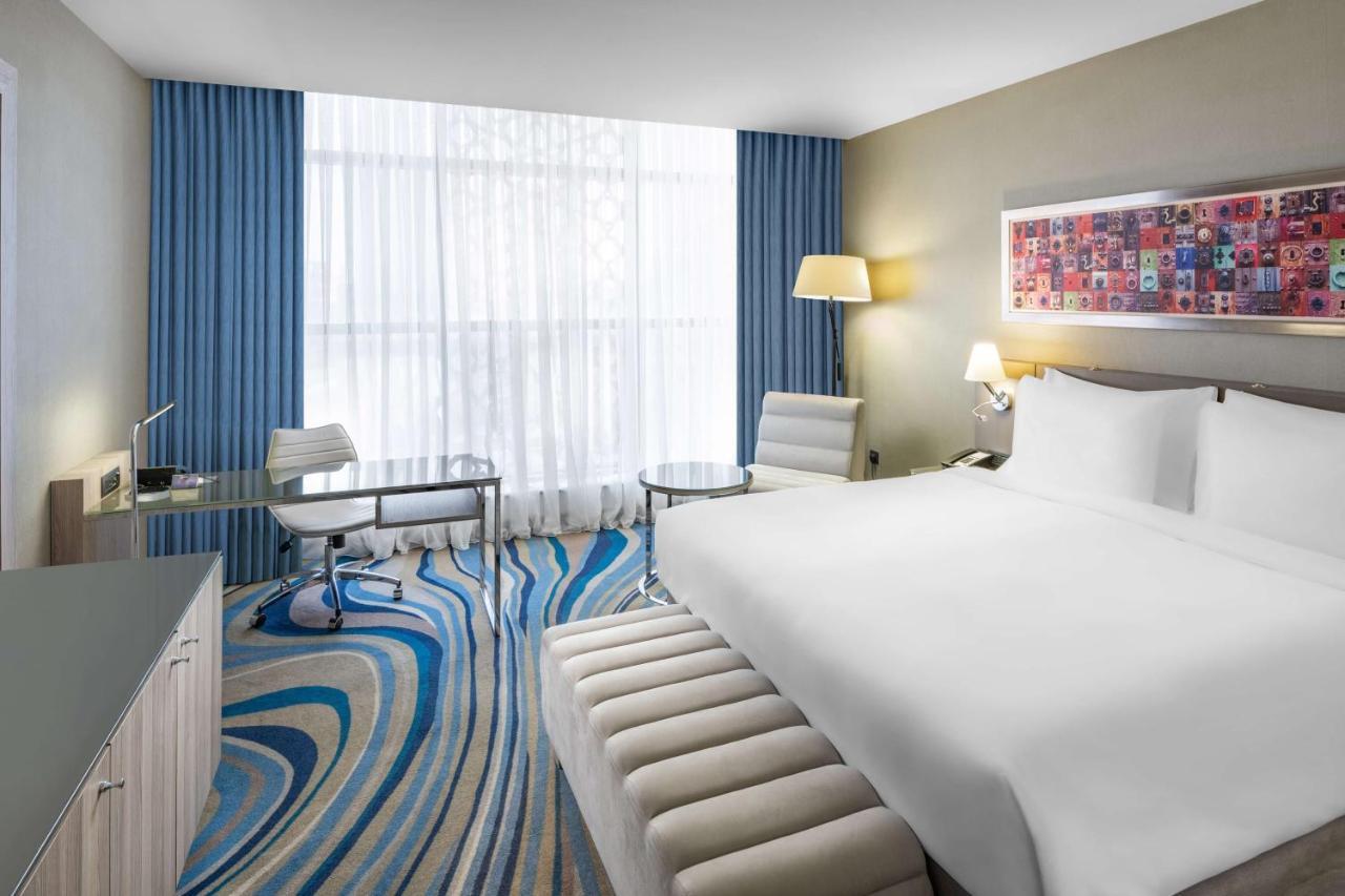 Radisson Blu Hotel, Jeddah Corniche Εξωτερικό φωτογραφία A room at the hotel