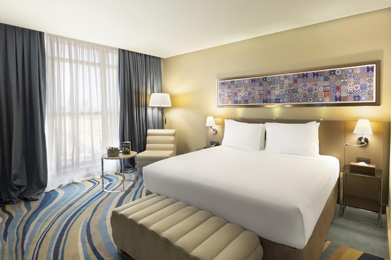 Radisson Blu Hotel, Jeddah Corniche Εξωτερικό φωτογραφία A bedroom at the hotel