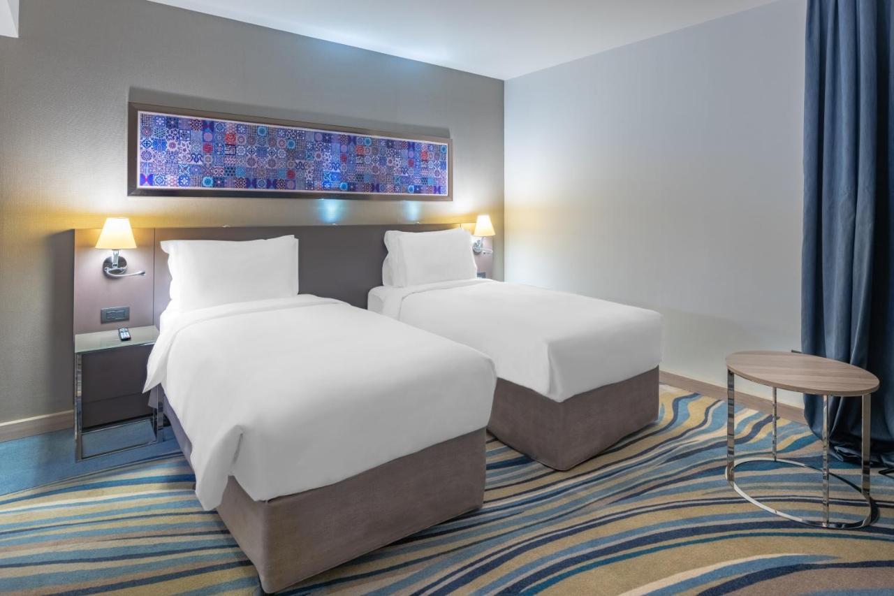 Radisson Blu Hotel, Jeddah Corniche Εξωτερικό φωτογραφία A room at the hotel