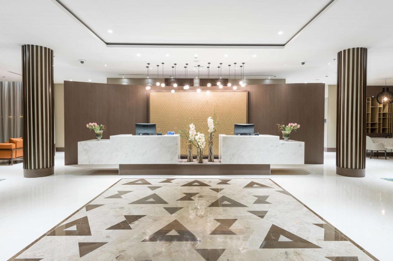 Radisson Blu Hotel, Jeddah Corniche Εξωτερικό φωτογραφία The lobby of the hotel