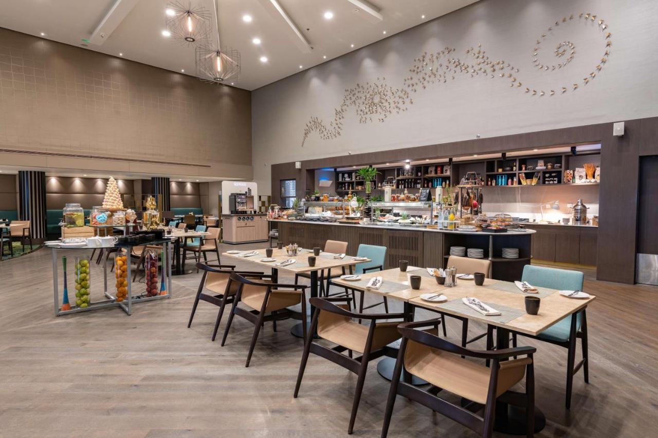 Radisson Blu Hotel, Jeddah Corniche Εξωτερικό φωτογραφία The dining room at the new hospital